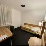 Lilton Stuttgart-zuffenhausen 3* Στουτγκάρδη