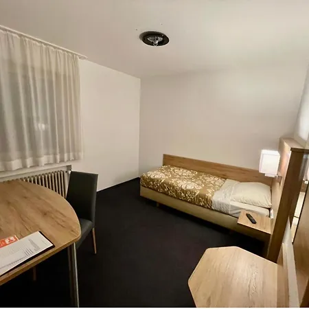 Lilton Stuttgart-zuffenhausen 3* 슈투트가르트