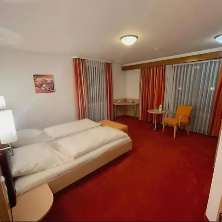 Lilton Stuttgart-zuffenhausen 3* שטוטגרט