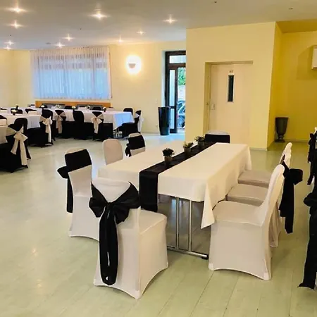 Lilton Stuttgart-zuffenhausen מלון