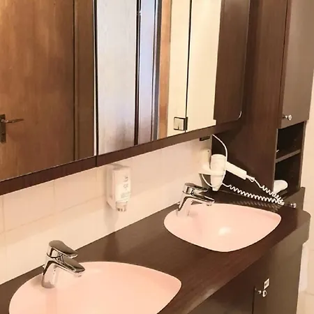 Lilton Stuttgart-zuffenhausen שטוטגרט