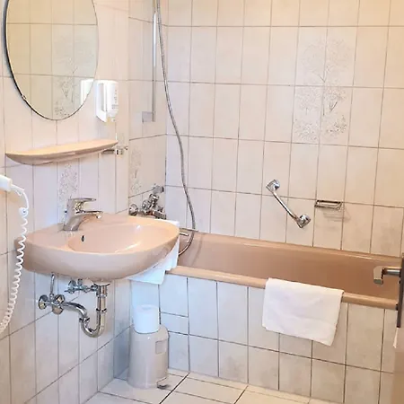 Lilton Stuttgart-zuffenhausen 3*