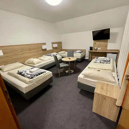 Lilton Stuttgart-zuffenhausen 3*