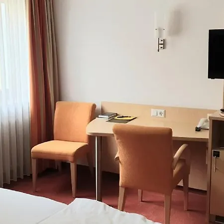Hotel Lilton Stuttgart-zuffenhausen 3*