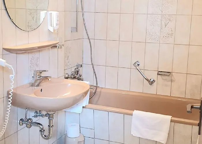 Lilton Stuttgart-zuffenhausen 3*