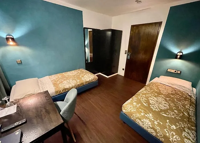 Lilton Stuttgart-zuffenhausen 3*