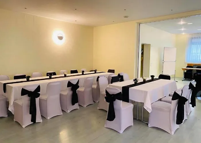 Lilton Stuttgart-zuffenhausen 3* Штутгарт